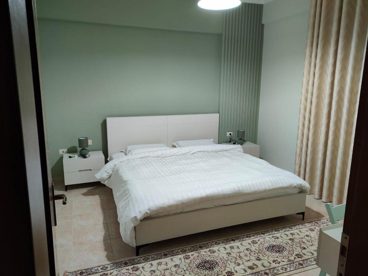 City Center Apartment 베라트 외부 사진