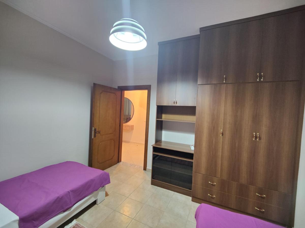City Center Apartment 베라트 외부 사진