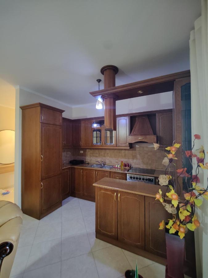 City Center Apartment 베라트 외부 사진