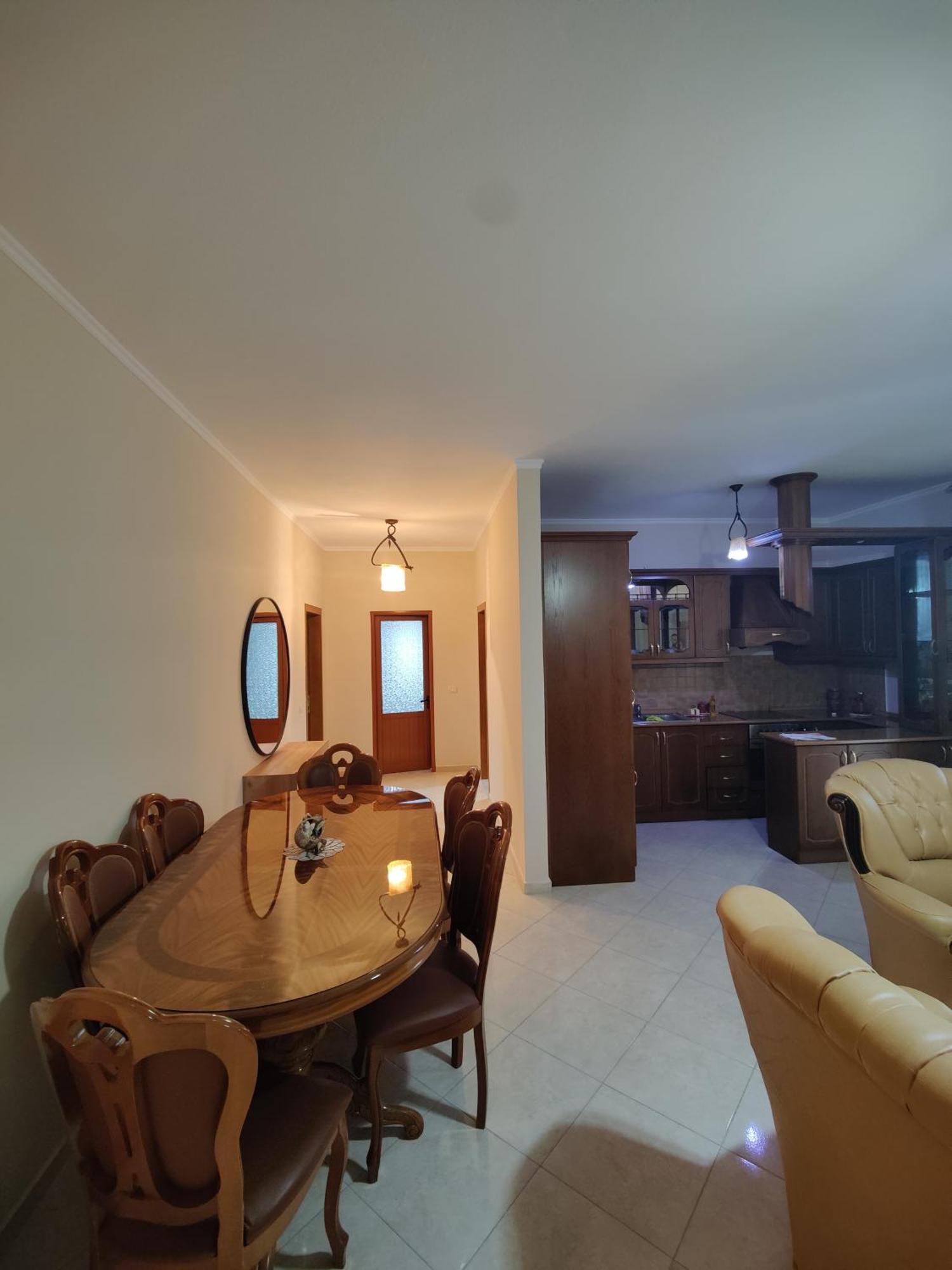 City Center Apartment 베라트 외부 사진