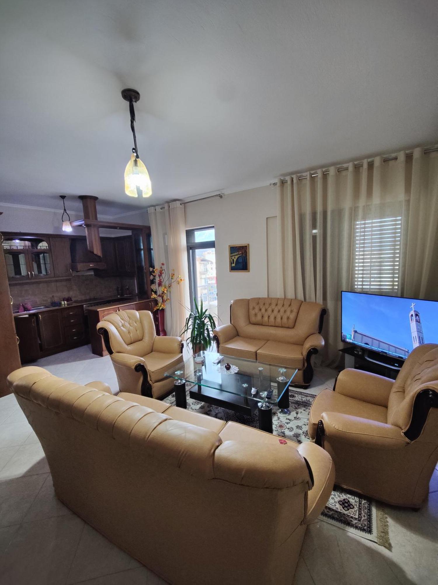 City Center Apartment 베라트 외부 사진