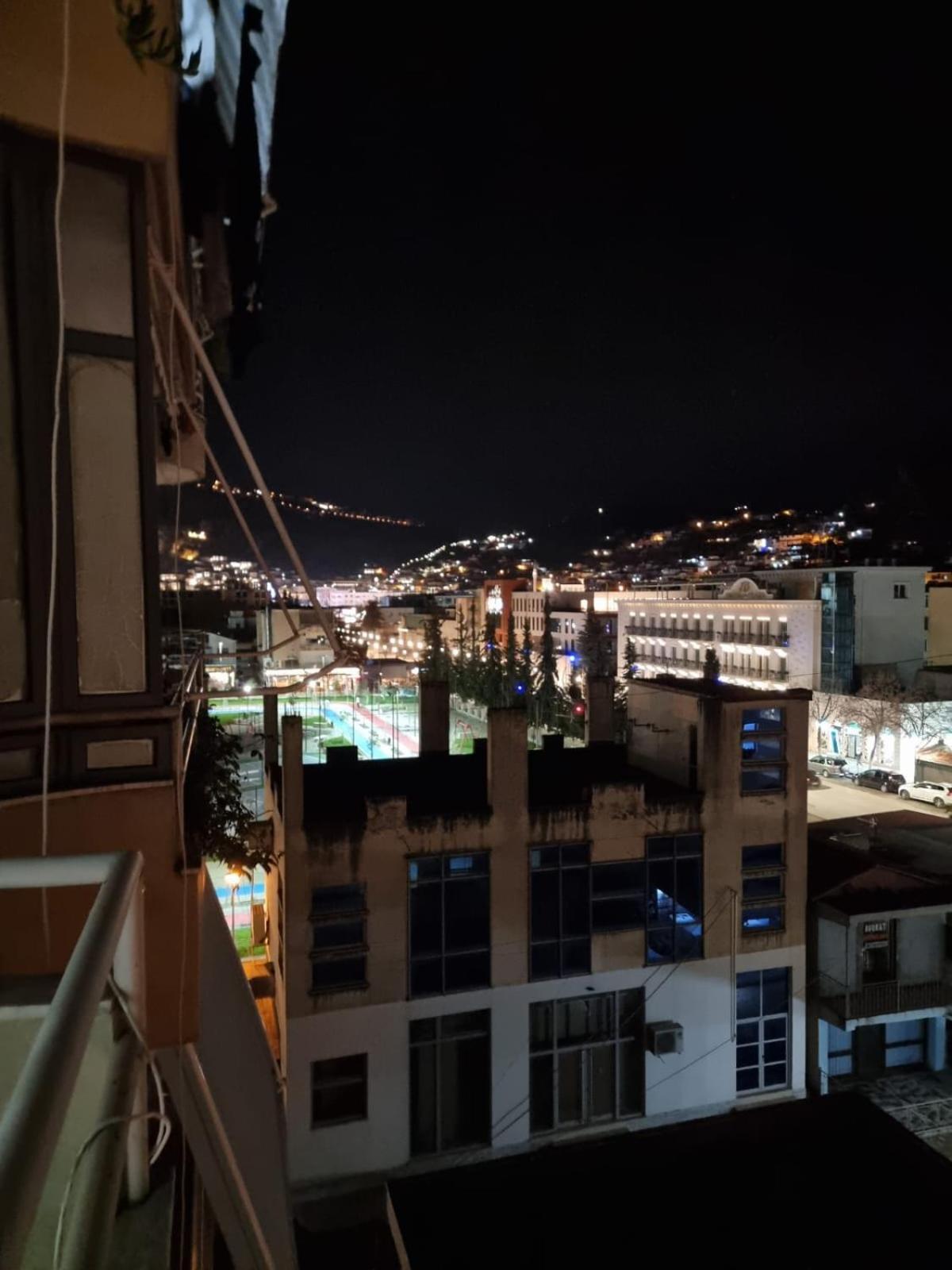 City Center Apartment 베라트 외부 사진